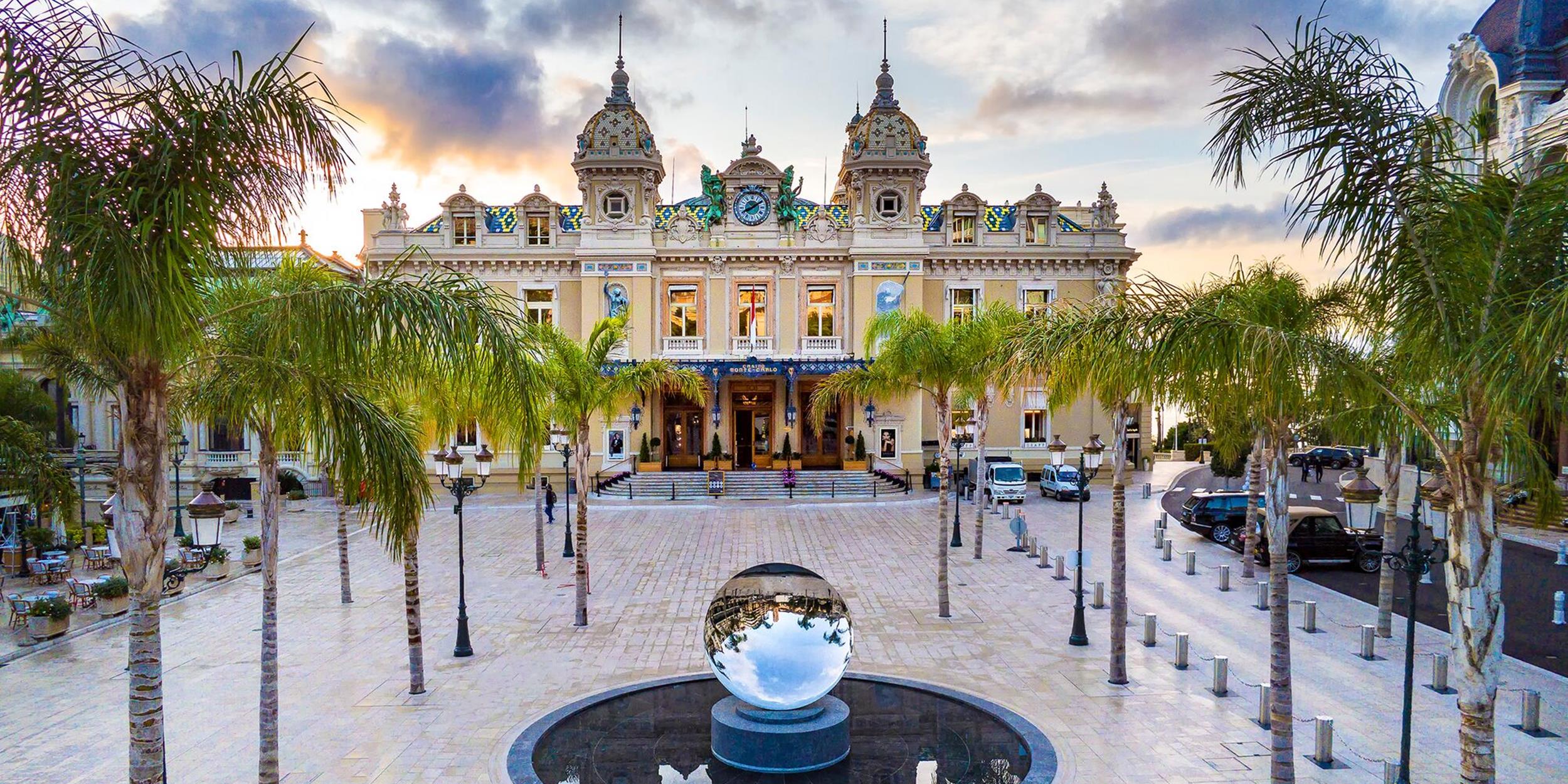 Le célèbre Casino de Monte-Carlo au cœur de Monaco.