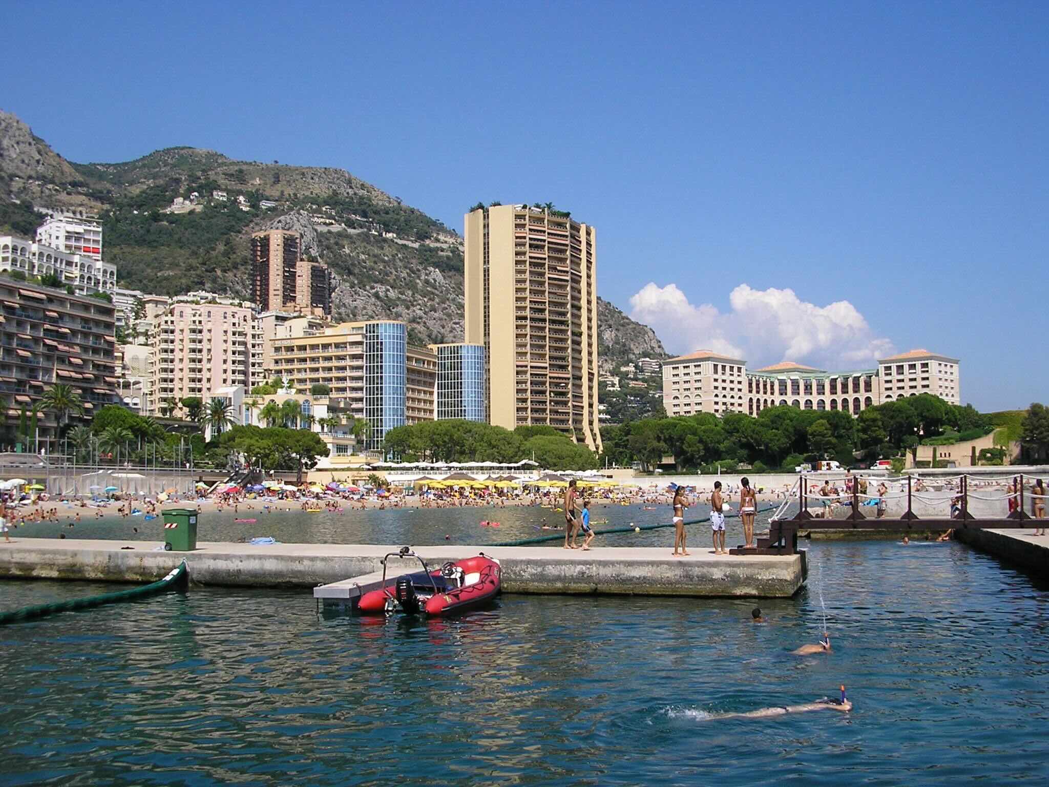 Le Roccabella Monaco luxury residence with a panoramic view of the Mediterranean Sea.