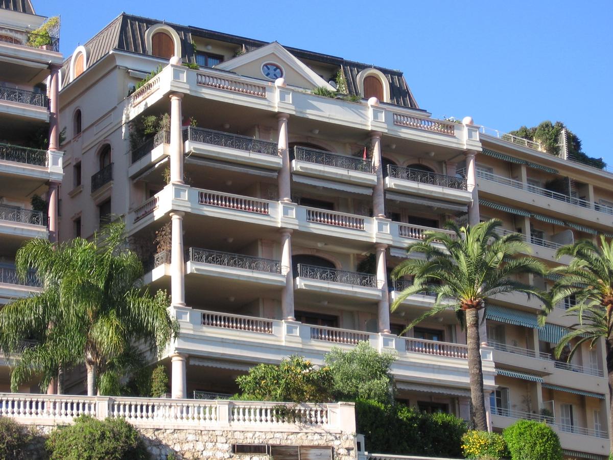 Luxury apartments at Villa de Rome Monaco with panoramic sea views and elegant architecture.