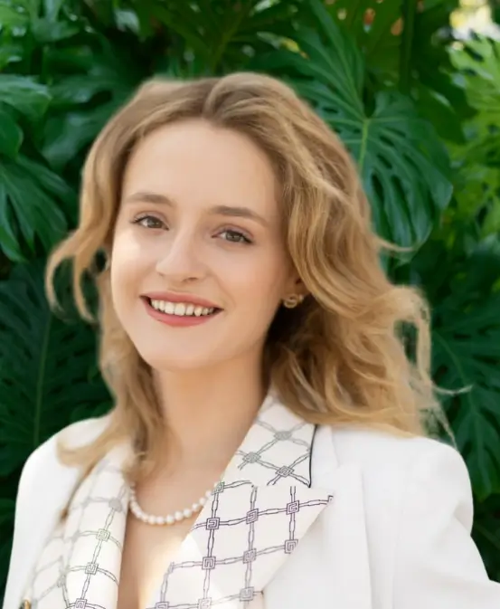 Gabriela Schönthaler, Monaco real estate broker at Dameno Monaco Real Estate