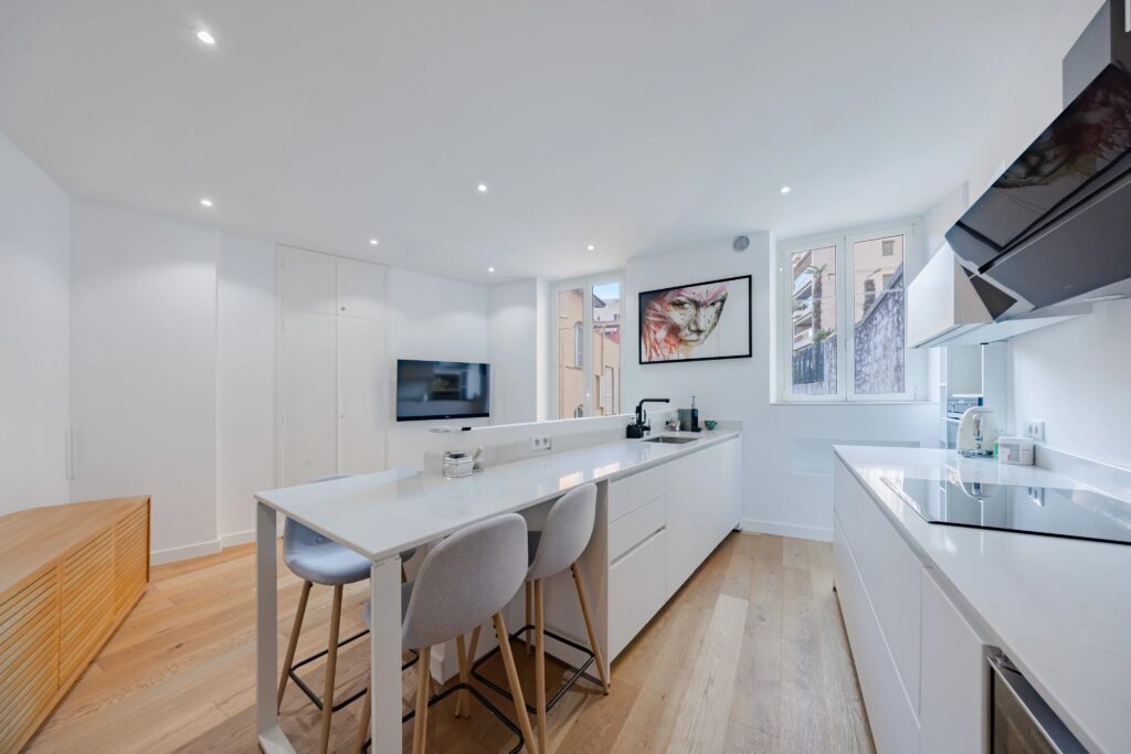 A modern apartment for sale in Villa Marina in Monaco's Moneghetti district